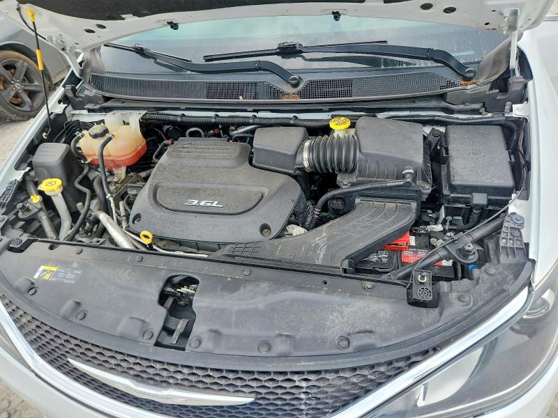 65179846 :رقم المزاد ، 2C4RC1EG4JR108171 vin ، 2018 Chrysler Pacifica مزاد بيع