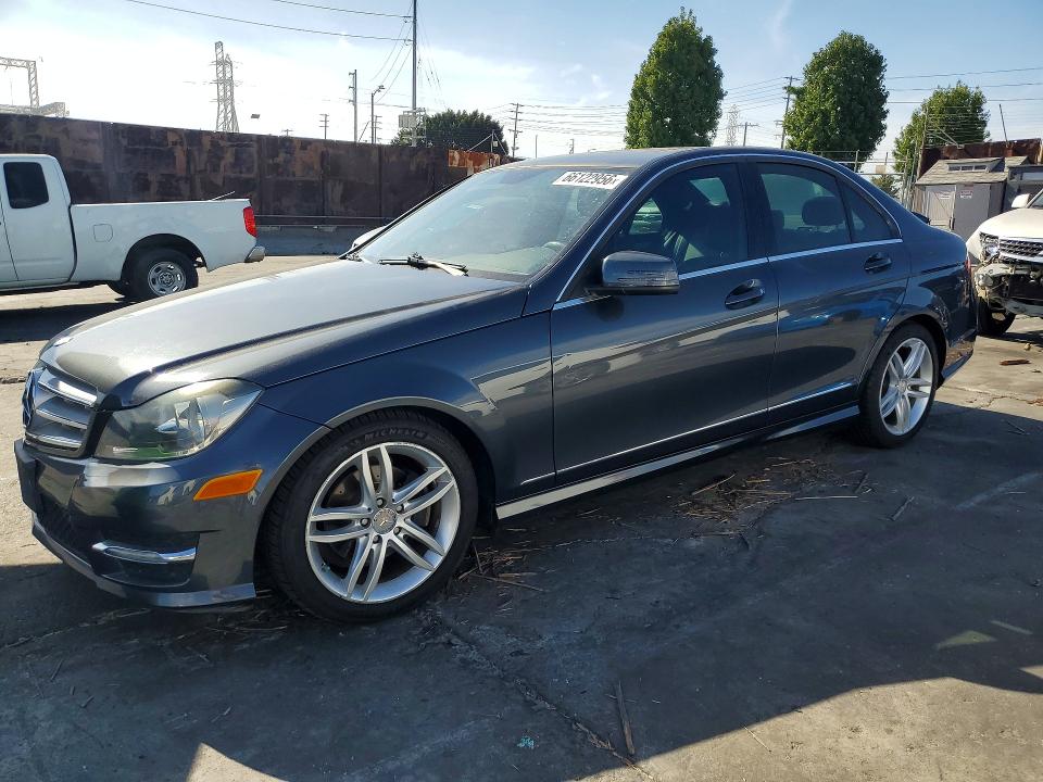 2013 Mercedes-benz C მანქანა იყიდება აუქციონზე, vin: WDDGF4HB2DA778154, აუქციონის ნომერი: 66122956