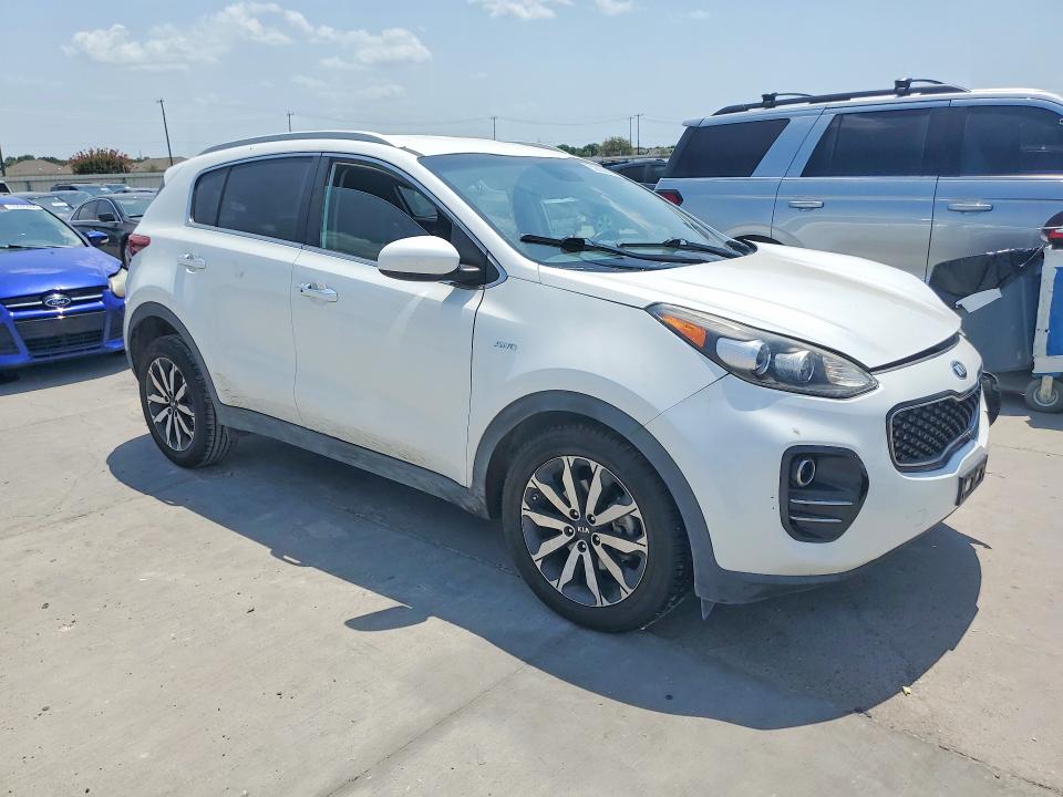 Продаж на аукціоні авто 2017 Kia Sportage, vin: KNDPNCAC1H7179520, номер лоту: 63800016