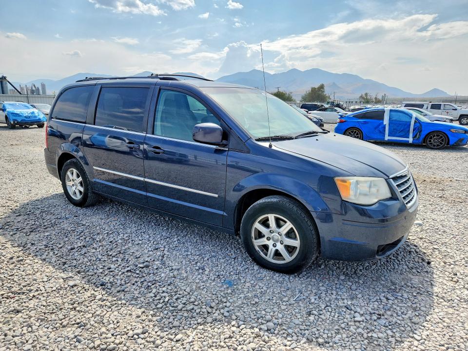 Auction sale of the 2009 Chrysler Town & Country, vin: 2A8HR54139R663969, lot number: 63616686