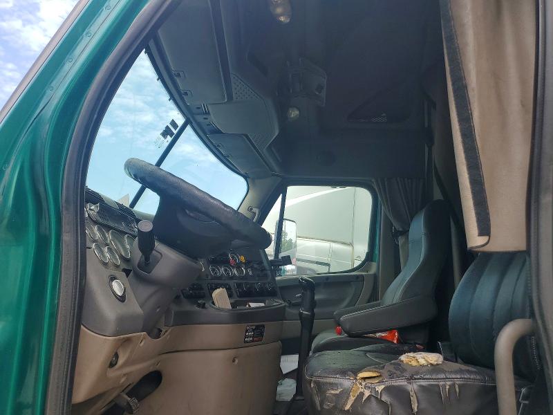 Продажа на аукционе авто 2010 Freightliner Cascadia 125, vin: 1FUJGLDR1ALAF1055, номер лота: 65798636