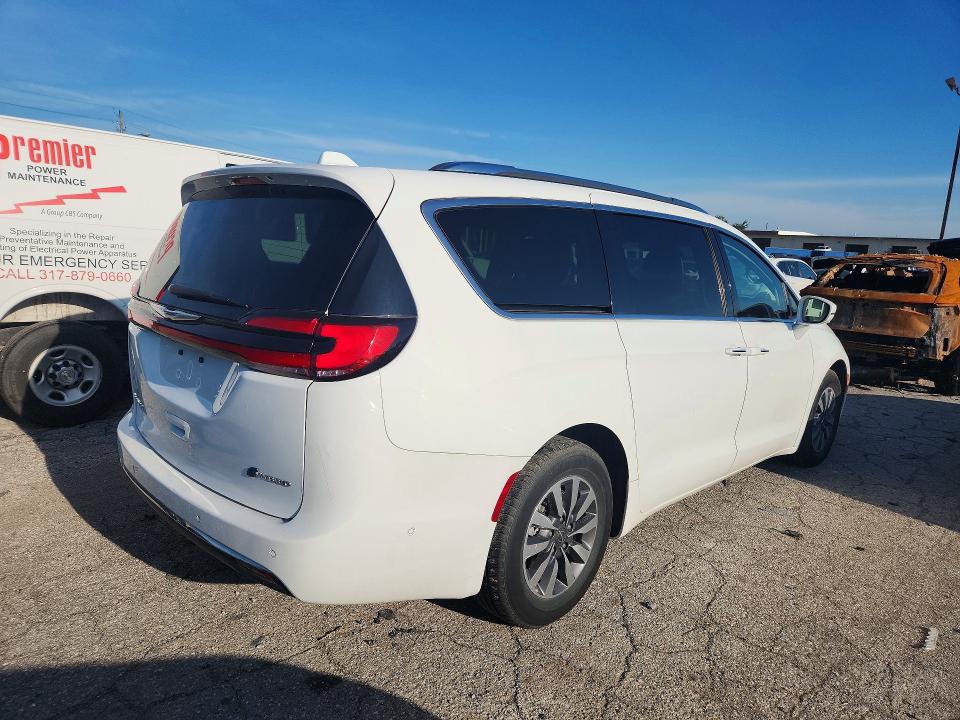 Продаж на аукціоні авто 2021 Chrysler Pacifica, vin: 2C4RC1L75MR585876, номер лоту: 64473866