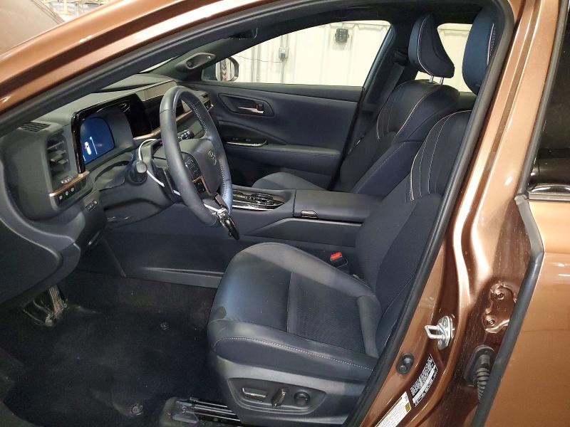 63382106 :رقم المزاد ، JTDACAAJ8S3029949 vin ، 2025 Toyota Crown Signia مزاد بيع