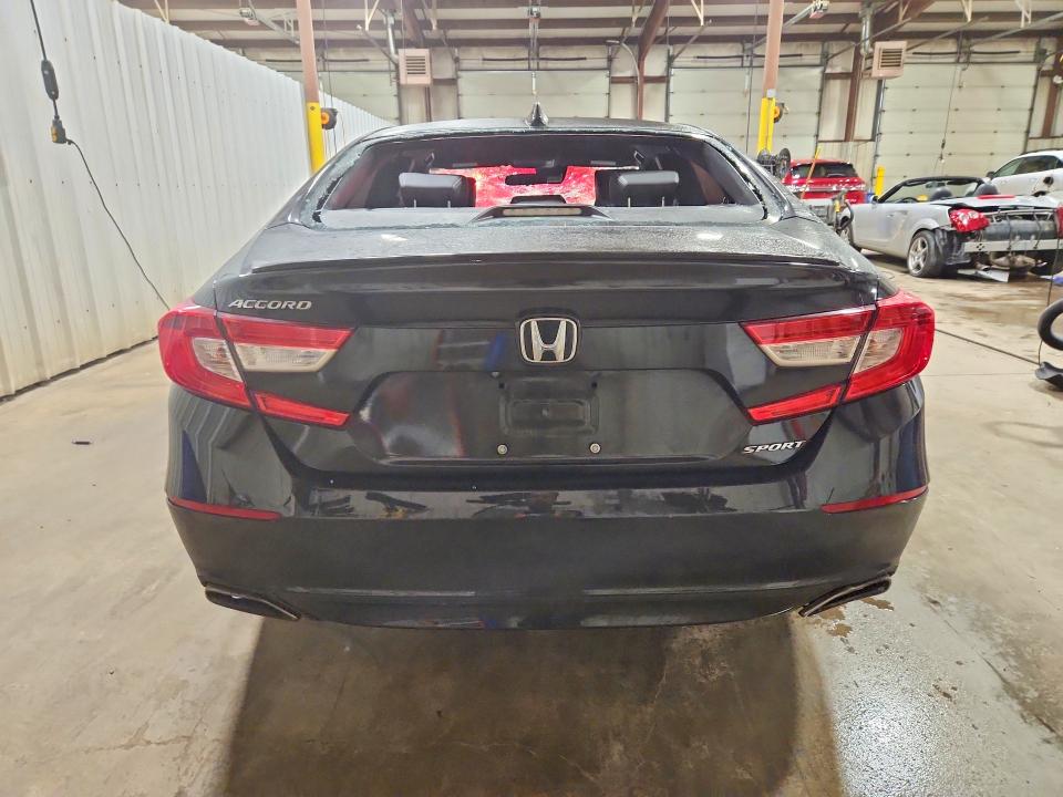 Продажа на аукционе авто 2018 Honda Accord, vin: 1HGCV1F3XJA148613, номер лота: 64017746