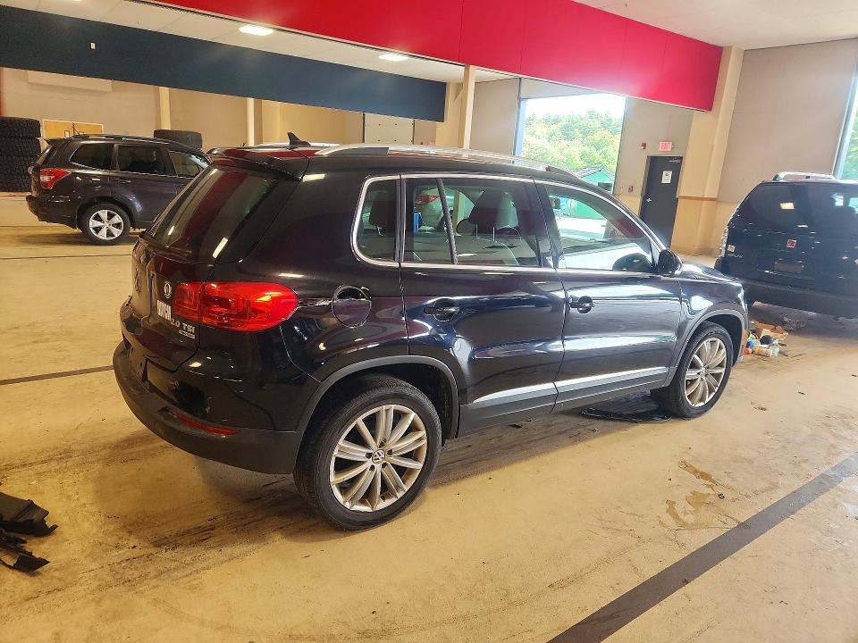 64307966 :رقم المزاد ، WVGBV3AX1DW562415 vin ، 2013 Volkswagen Tiguan مزاد بيع