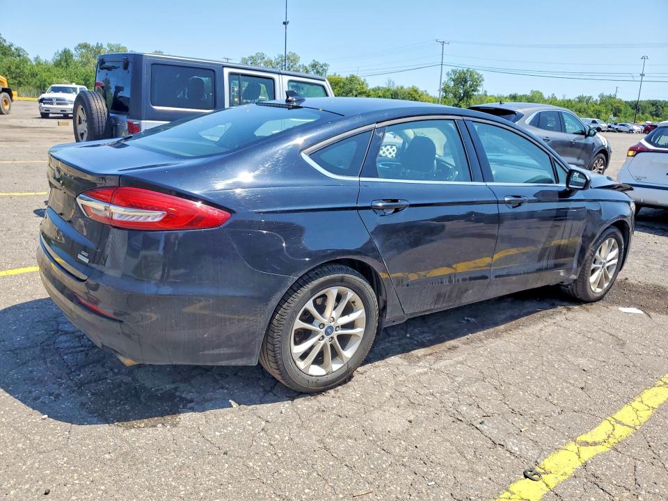 Продажа на аукционе авто 2020 Ford Fusion, vin: 3FA6P0HD7LR109627, номер лота: 62961726
