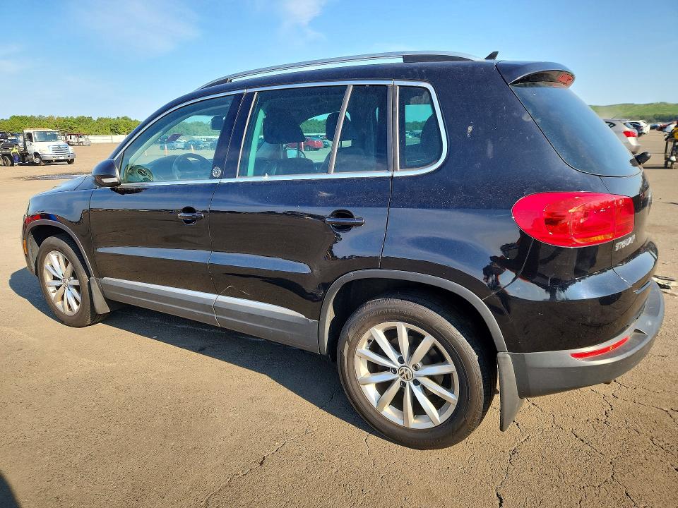 64728406 :رقم المزاد ، WVGSV7AX5HK026426 vin ، 2017 Volkswagen Tiguan مزاد بيع
