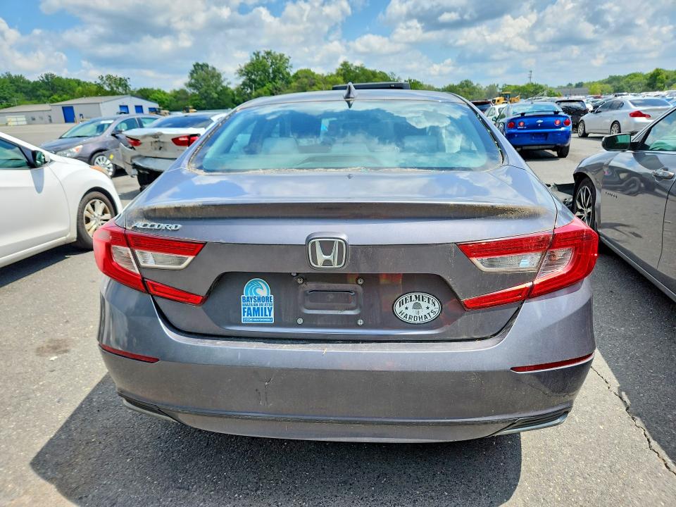 2018 Honda Accord მანქანა იყიდება აუქციონზე, vin: 1HGCV1F11JA233015, აუქციონის ნომერი: 64183386