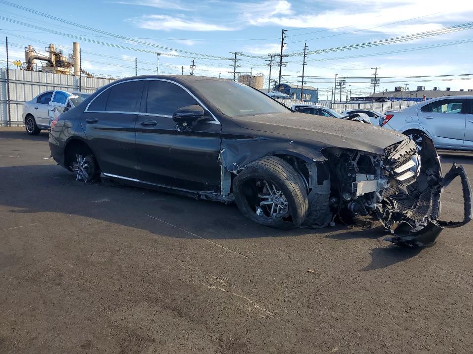 2018 Mercedes-benz C მანქანა იყიდება აუქციონზე, vin: 55SWF4JB6JU242390, აუქციონის ნომერი: 65483186