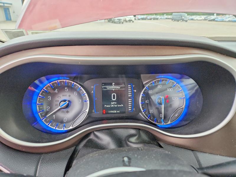 64689336 :رقم المزاد ، 2C4RC1DGXMR542309 vin ، 2021 Chrysler Voyager مزاد بيع