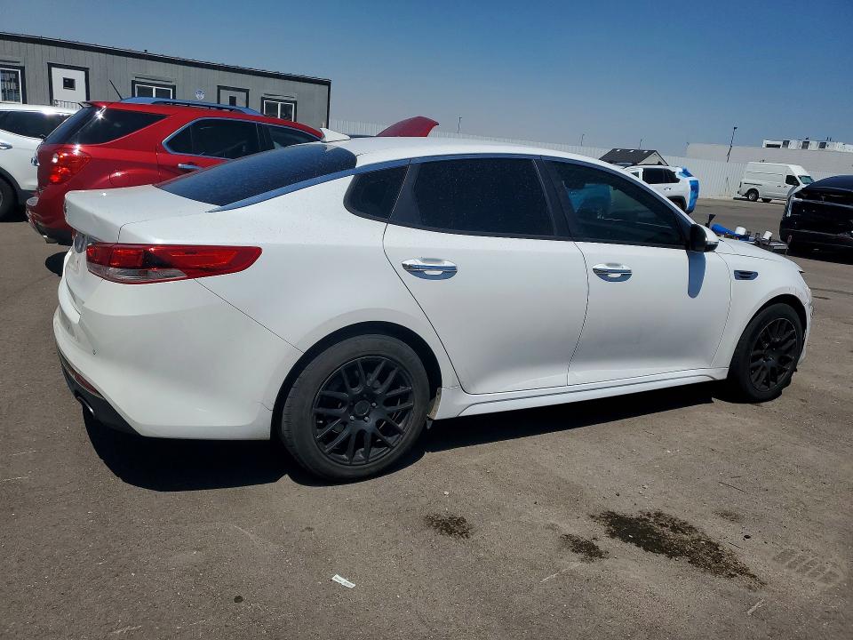 2018 Kia Optima მანქანა იყიდება აუქციონზე, vin: 5XXGT4L31JG258370, აუქციონის ნომერი: 63412556