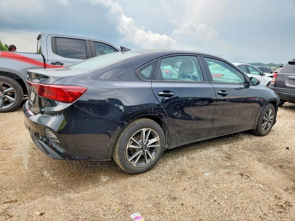 2022 Kia Forte მანქანა იყიდება აუქციონზე, vin: 3KPF24AD9NE481832, აუქციონის ნომერი: 64097916