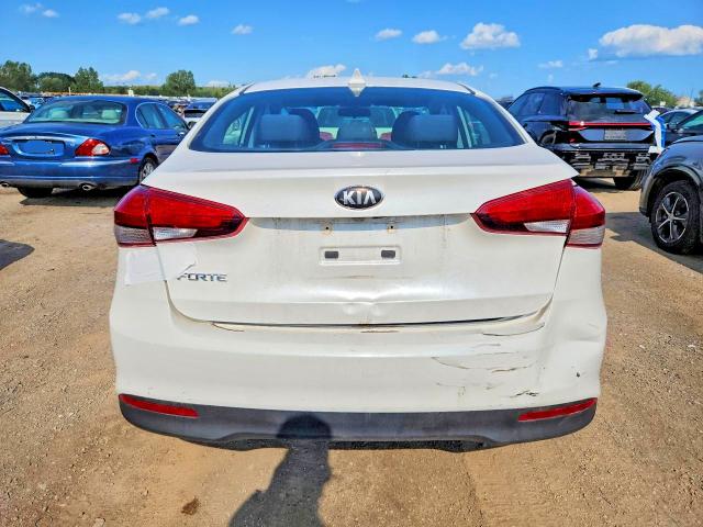 63701006 :رقم المزاد ، 3KPFL4A70JE195949 vin ، 2018 Kia Forte مزاد بيع