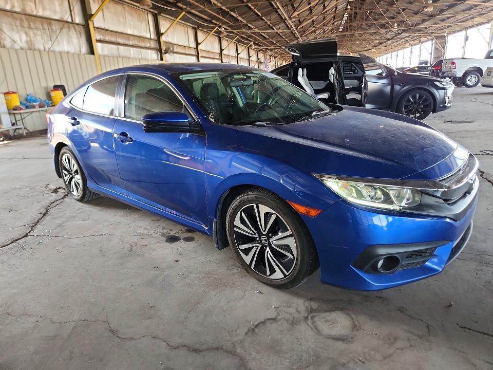 65203016 :رقم المزاد ، JHMFC1F38JX035353 vin ، 2018 Honda Civic مزاد بيع