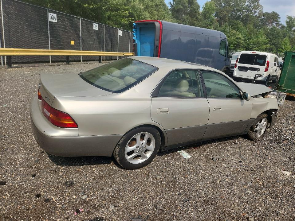 1998 Lexus Es მანქანა იყიდება აუქციონზე, vin: JT8BF28G5W5051136, აუქციონის ნომერი: 64121216