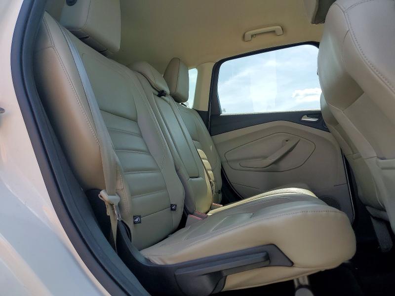 63890136 :رقم المزاد ، 1FMCU0JD1HUD27879 vin ، 2017 Ford Escape مزاد بيع