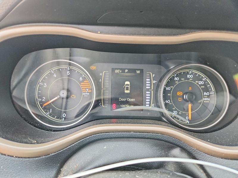 Продажа на аукционе авто 2017 Jeep Cherokee, vin: 1C4PJMCB0HW618797, номер лота: 64500846