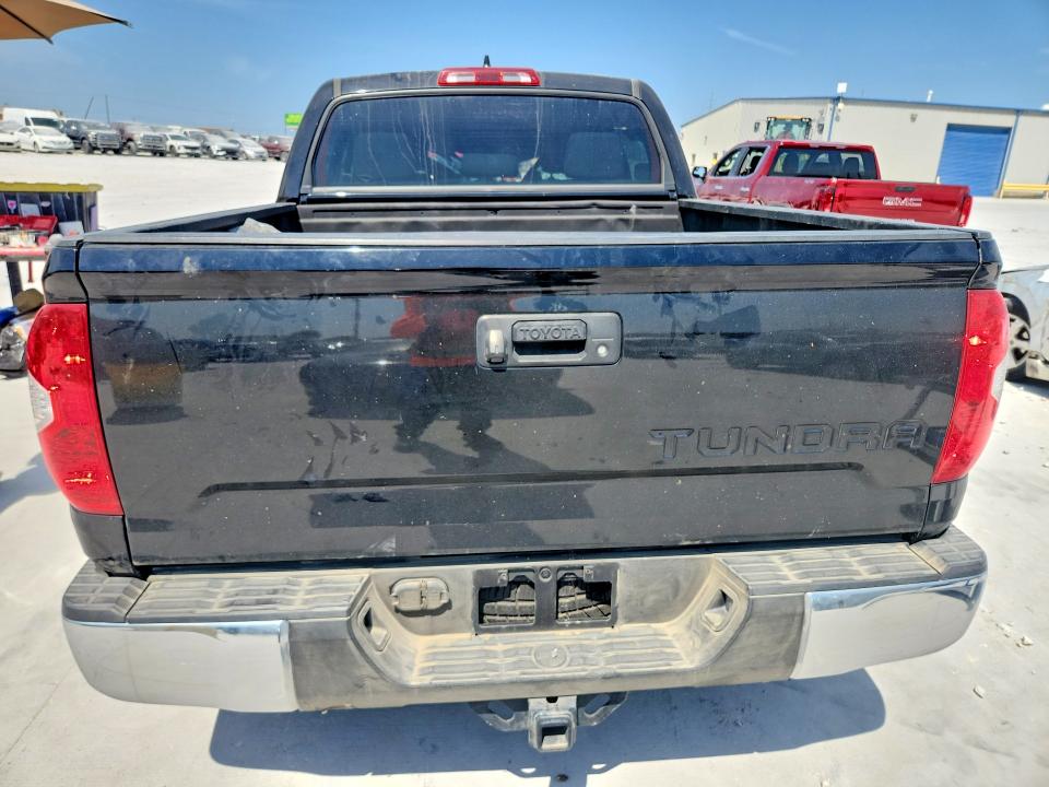 Продажа на аукционе авто 2021 Toyota Tundra, vin: 5TFEY5F18MX285684, номер лота: 64294716