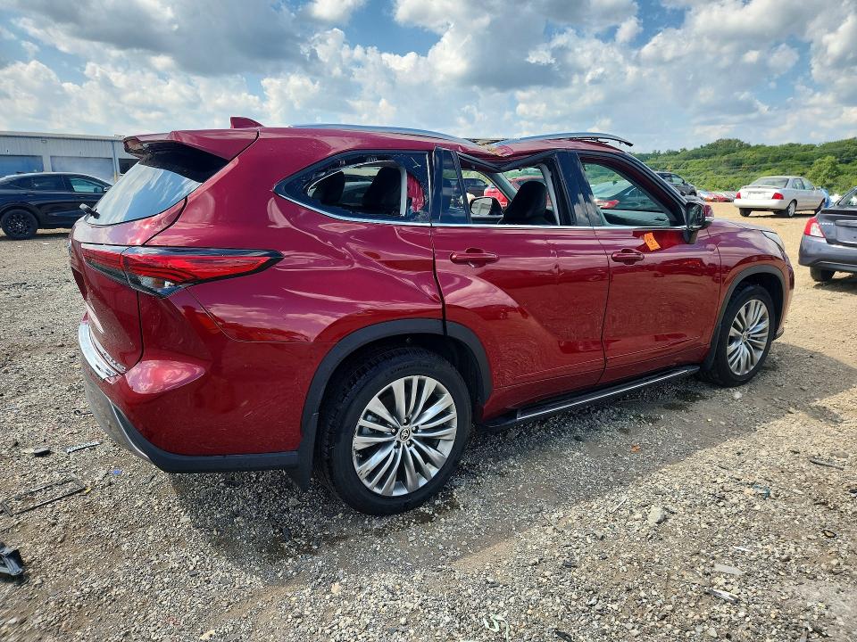 67084856 :رقم المزاد ، 5TDFZRBH0NS193813 vin ، 2022 Toyota Highlander مزاد بيع
