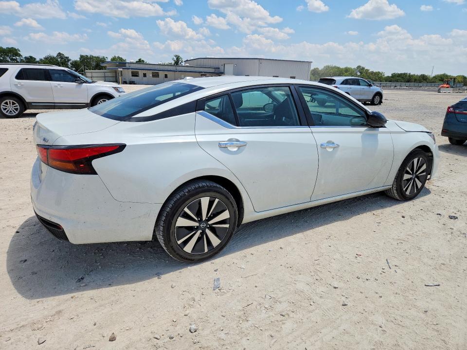 Продажа на аукционе авто 2022 Nissan Altima, vin: 1N4BL4DW2NN352647, номер лота: 63357946