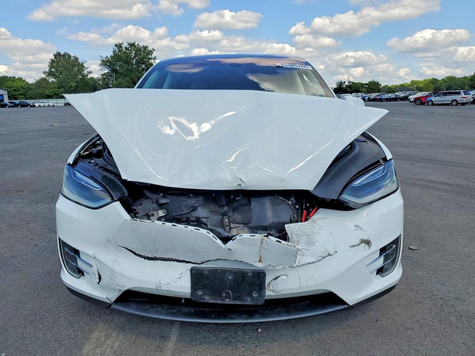 65985766 :رقم المزاد ، 5YJXCBE21GF016554 vin ، 2016 Tesla Model X مزاد بيع