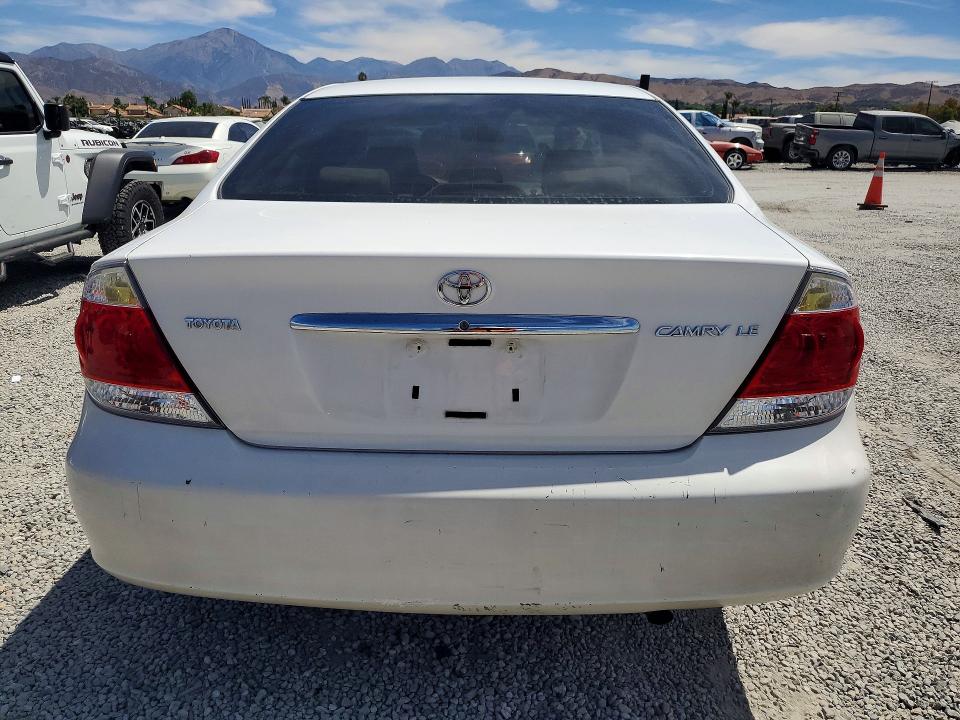 65690476 :رقم المزاد ، 4T1BE32K15U404284 vin ، 2005 Toyota Camry مزاد بيع