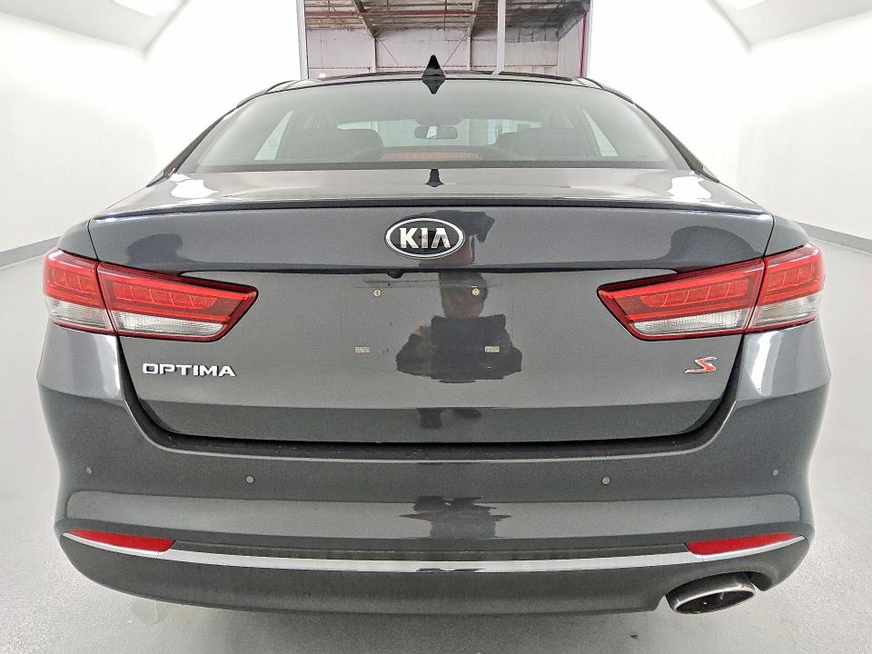 65180586 :رقم المزاد ، 5XXGT4L38JG243008 vin ، 2018 Kia Optima مزاد بيع