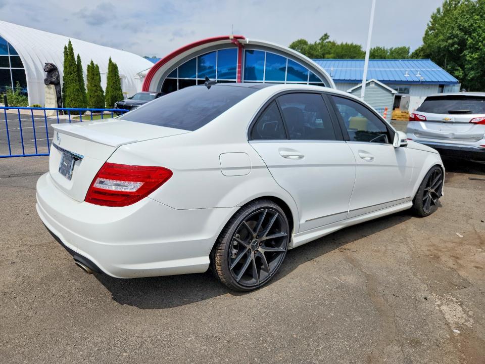 2013 Mercedes-benz C მანქანა იყიდება აუქციონზე, vin: WDDGF8AB8DA780993, აუქციონის ნომერი: 66972976