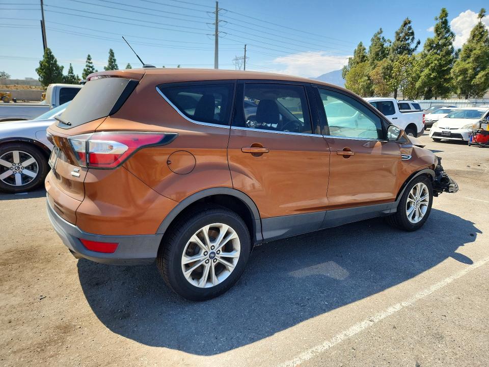 Продаж на аукціоні авто 2017 Ford Escape, vin: 1FMCU0GD0HUA54716, номер лоту: 64740236