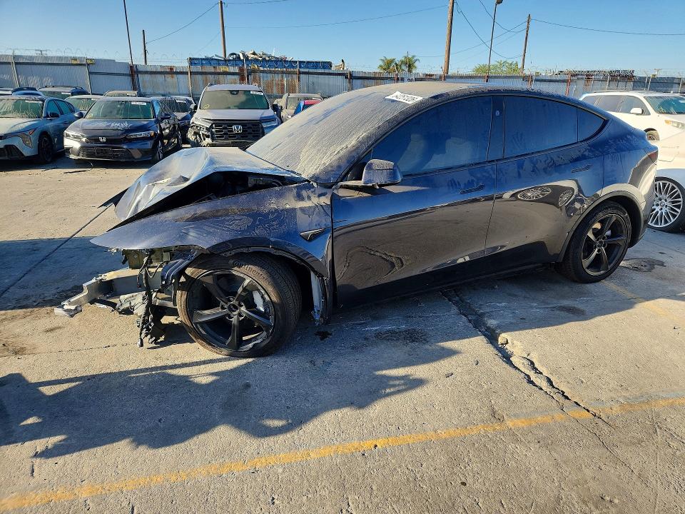 64251326 :رقم المزاد ، 7SAYGDED0TF386011 vin ، 2026 Tesla Model Y مزاد بيع