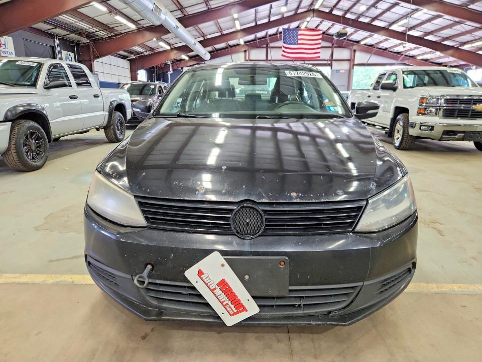 67242926 :رقم المزاد ، 3VWDZ7AJ1BM359751 vin ، 2011 Volkswagen Jetta مزاد بيع