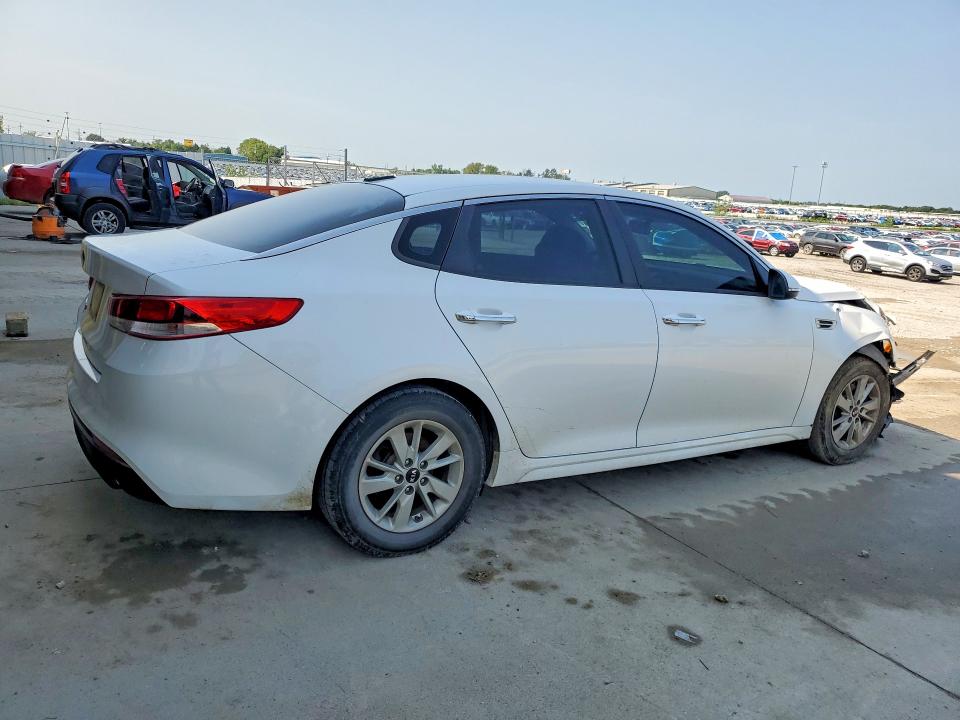 64387056 :رقم المزاد ، 5XXGT4L3XHG161579 vin ، 2017 Kia Optima مزاد بيع