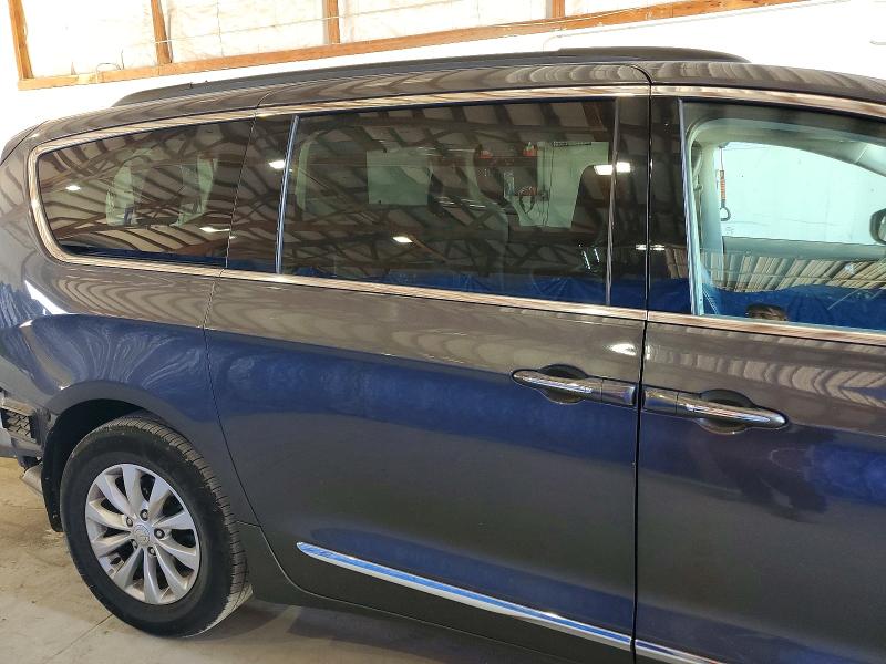 66017656 :رقم المزاد ، 2C4RC1BG3HR569876 vin ، 2017 Chrysler Pacifica مزاد بيع