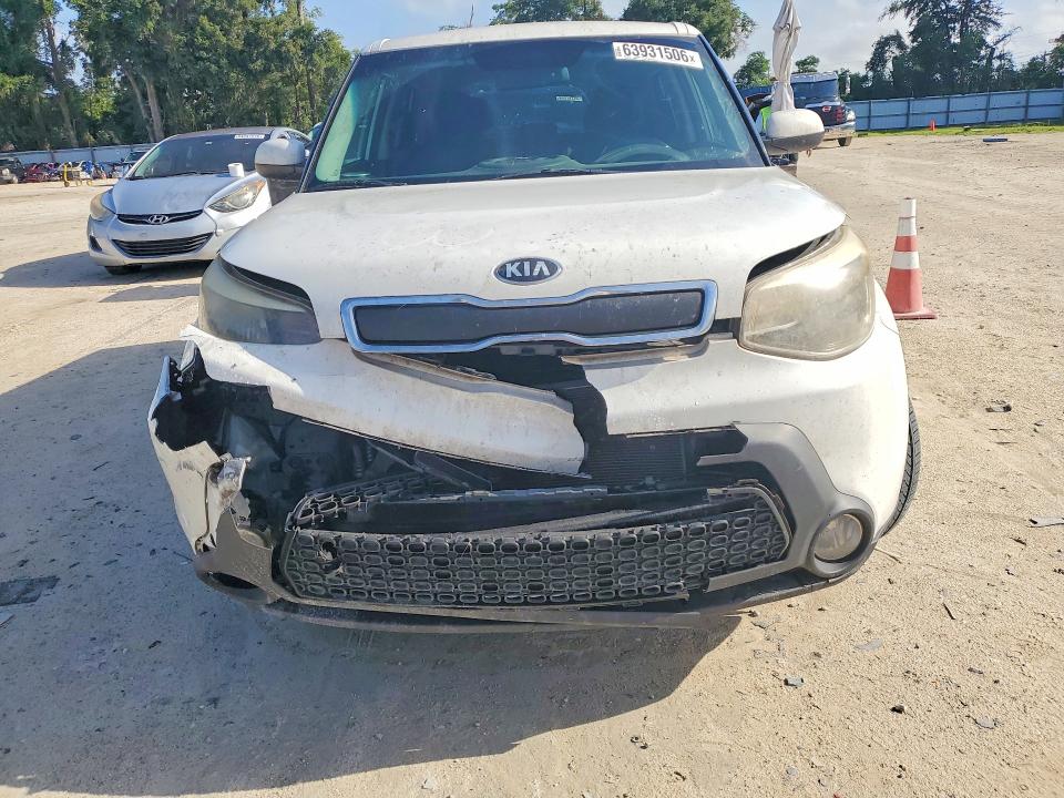 63931506 :رقم المزاد ، KNDJN2A25F7805901 vin ، 2015 Kia Soul مزاد بيع