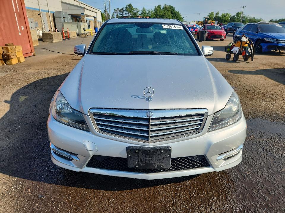 2012 Mercedes-benz C მანქანა იყიდება აუქციონზე, vin: WDDGF8BB6CR227743, აუქციონის ნომერი: 64207616