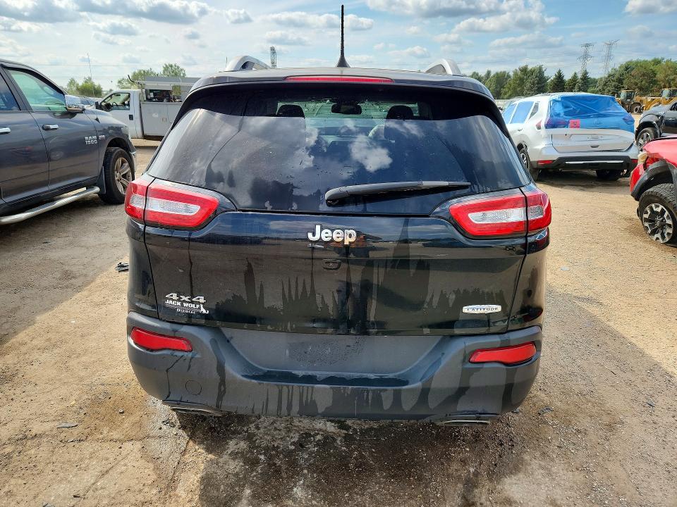 66120436 :رقم المزاد ، 1C4PJMCS3HW635920 vin ، 2017 Jeep Cherokee مزاد بيع