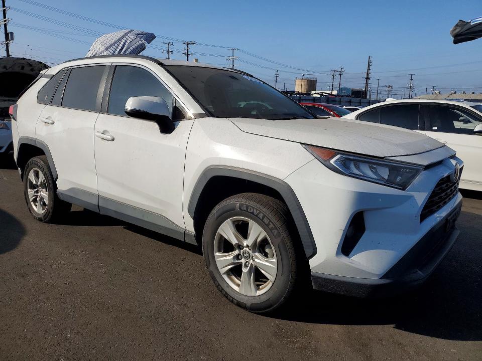 63713786 :رقم المزاد ، 2T3P1RFV0MW173277 vin ، 2021 Toyota Rav4 مزاد بيع