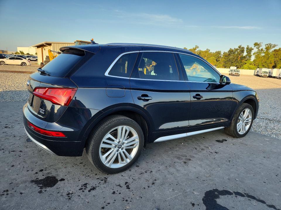 64901066 :رقم المزاد ، WA1BNAFY2J2080933 vin ، 2018 Audi Q5 مزاد بيع