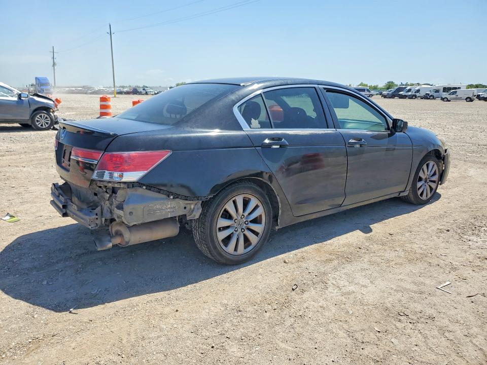 65291706 :رقم المزاد ، 1HGCP2F72BA068002 vin ، 2011 Honda Accord مزاد بيع