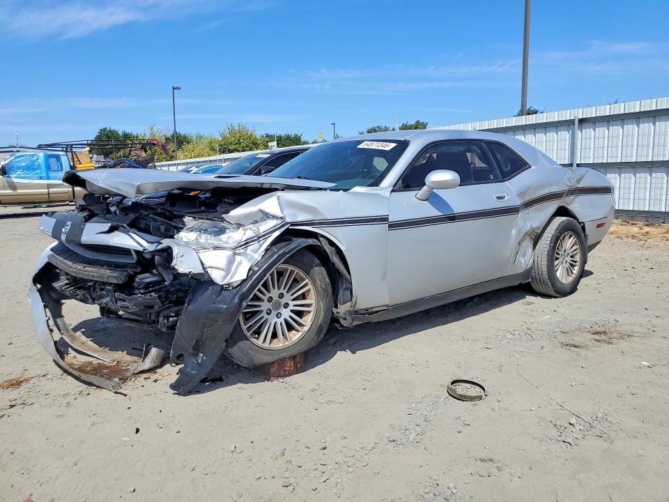 64671346 :رقم المزاد ، 2B3CJ4DV3AH322735 vin ، 2010 Dodge Challenger مزاد بيع