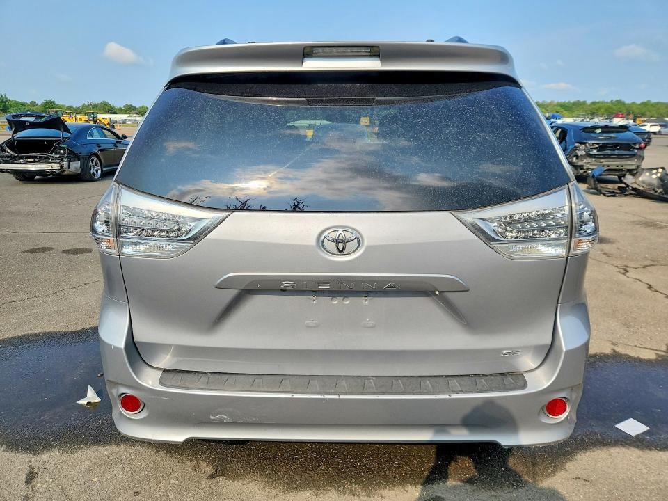 64288986 :رقم المزاد ، 5TDXK3DC3FS671523 vin ، 2015 Toyota Sienna مزاد بيع
