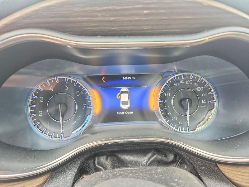 65463066 :رقم المزاد ، 1C3CCCCG6FN528074 vin ، 2015 Chrysler 200 مزاد بيع