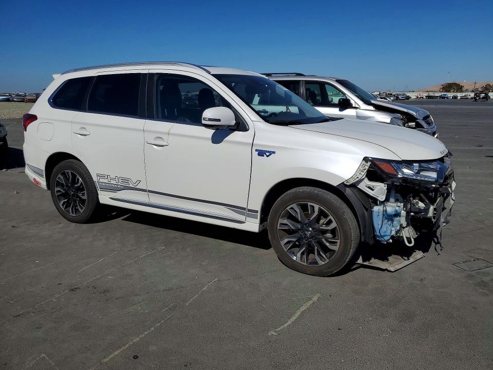 2018 Mitsubishi Outlander მანქანა იყიდება აუქციონზე, vin: JA4J24A52JZ059056, აუქციონის ნომერი: 63685316