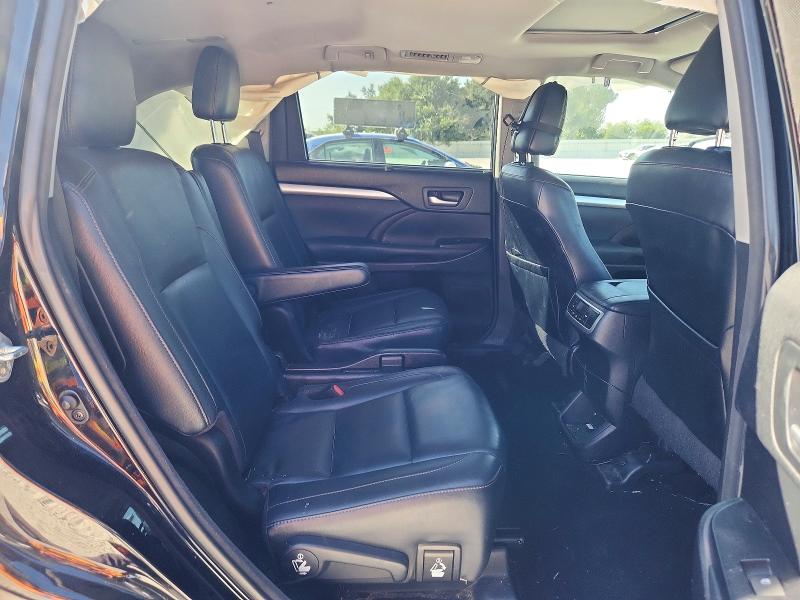 Продажа на аукционе авто 2018 Toyota Highlander, vin: 5TDJZRFH0JS488151, номер лота: 65642446