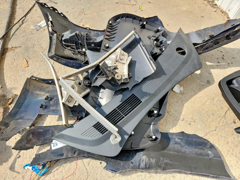64394226 :رقم المزاد ، 5YJ3E1EA7NF372630 vin ، 2022 Tesla Model 3 مزاد بيع