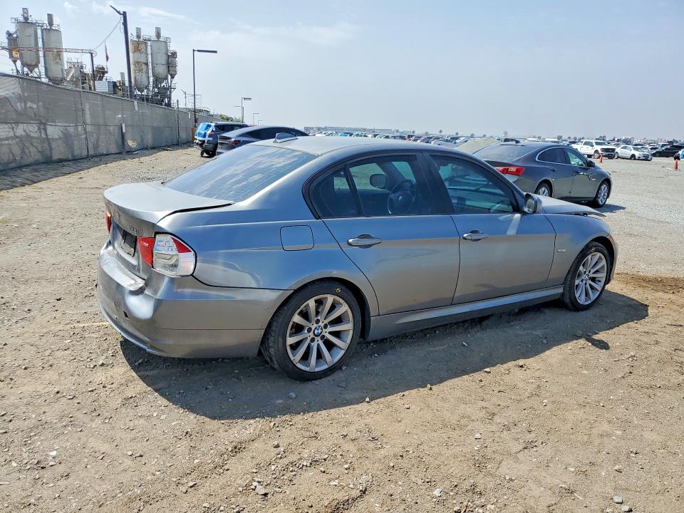 64480256 :رقم المزاد ، WBAPH5G56BNM81350 vin ، 2011 Bmw 328i مزاد بيع