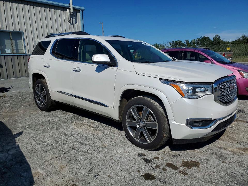 63558036 :رقم المزاد ، 1GKKNXLS6HZ131588 vin ، 2017 Gmc Acadia مزاد بيع