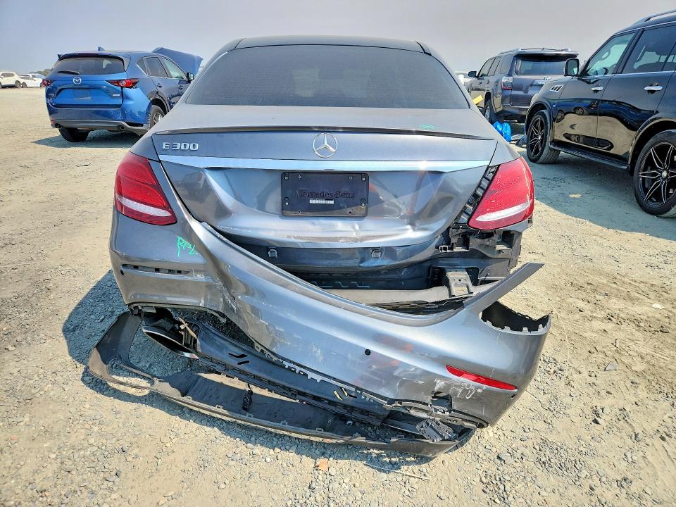 2018 Mercedes-benz E მანქანა იყიდება აუქციონზე, vin: WDDZF4JB7JA458990, აუქციონის ნომერი: 63322856