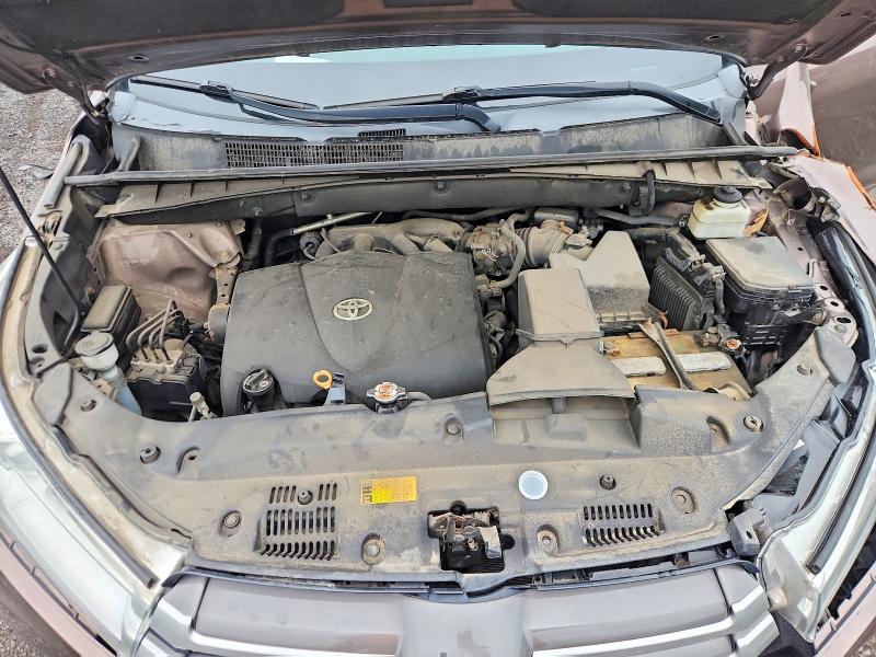Продажа на аукционе авто 2018 Toyota Highlander, vin: 5TDJZRFH1JS902201, номер лота: 65153336