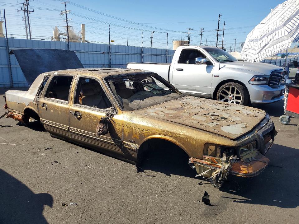 Продажа на аукционе авто 1997 Lincoln Town Car, vin: 1LNLM83W0VY739227, номер лота: 63524906
